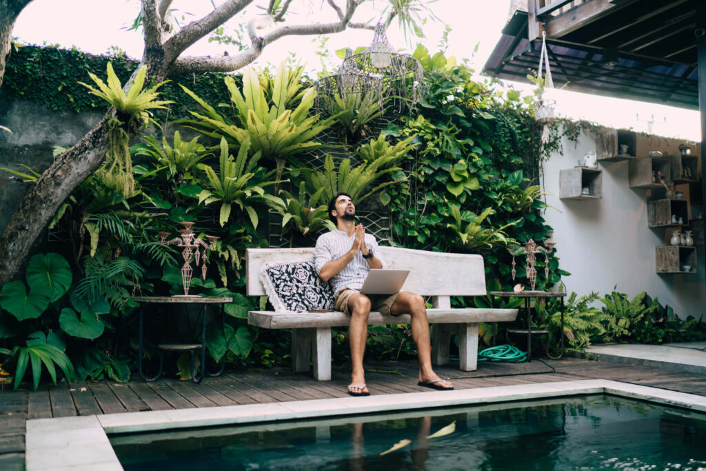 蔚藍海岸夢想設計有限公司